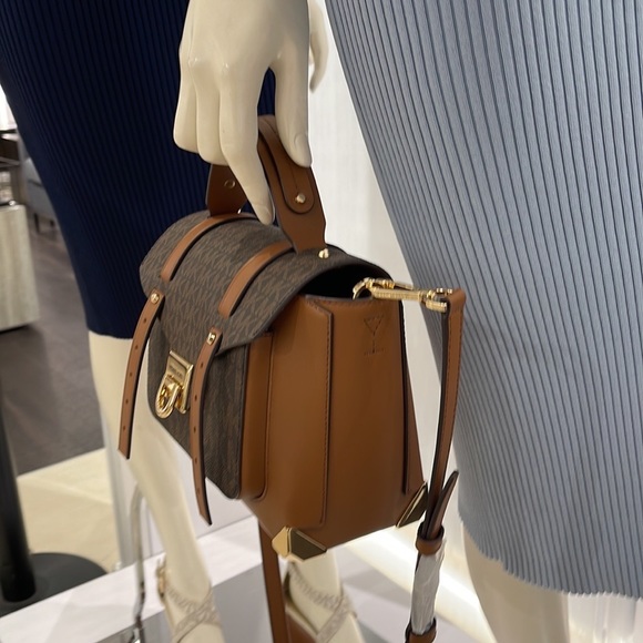 MICHAEL KORS MANHATTAN MEDIUM TOP HANDLE SCHOOL SATCHEL CROSSBODY BAG BROWN
NWT - Picture 3 of 16